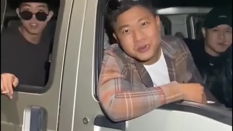 面包车秒怂